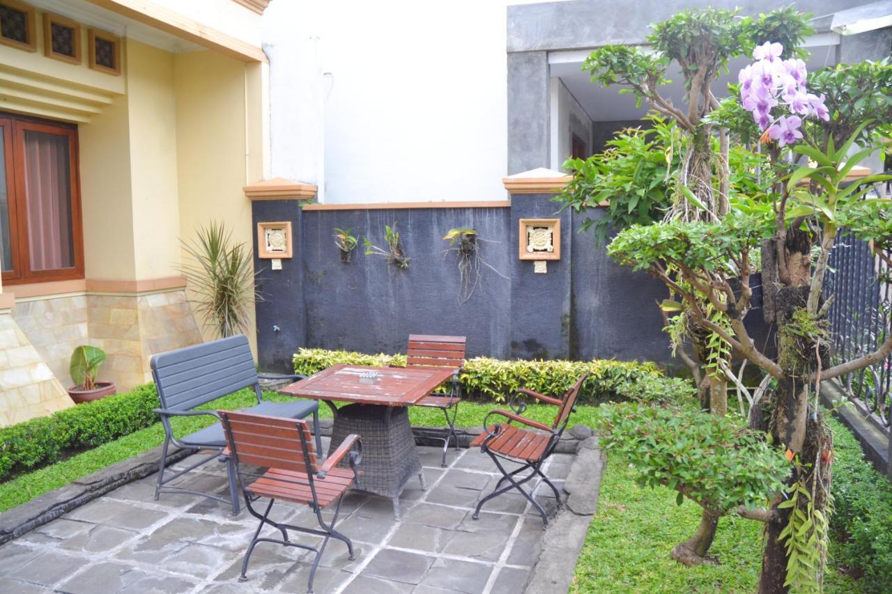 Roemah Canting Homestay Yogyakarta Esterno foto