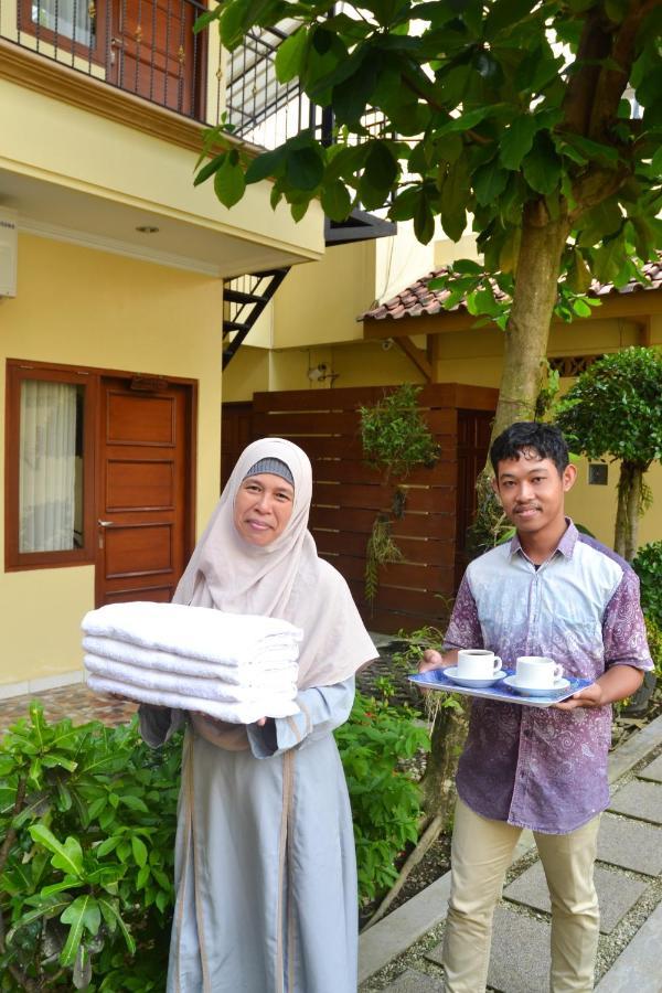 Roemah Canting Homestay Yogyakarta Esterno foto