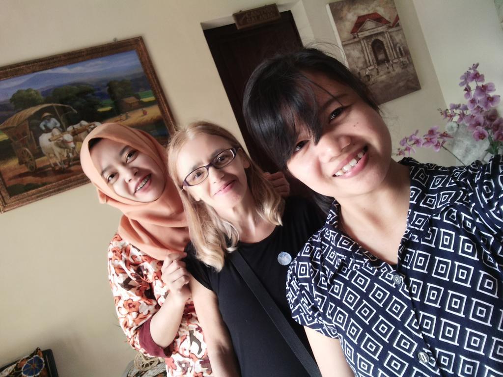 Roemah Canting Homestay Yogyakarta Esterno foto